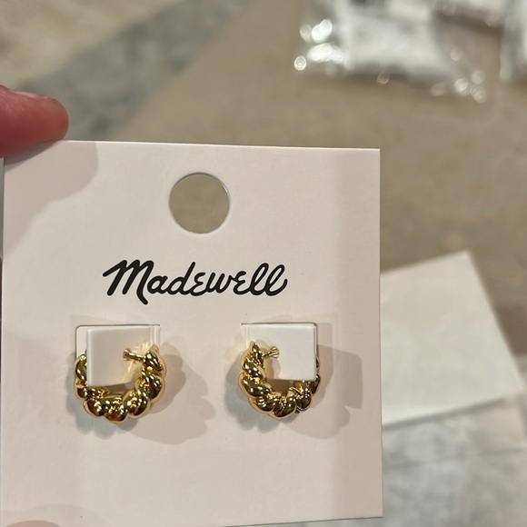 Madewell Gold Chunky Rope Huggie Hoop Earrings/NWT - Picture 4 of 8
